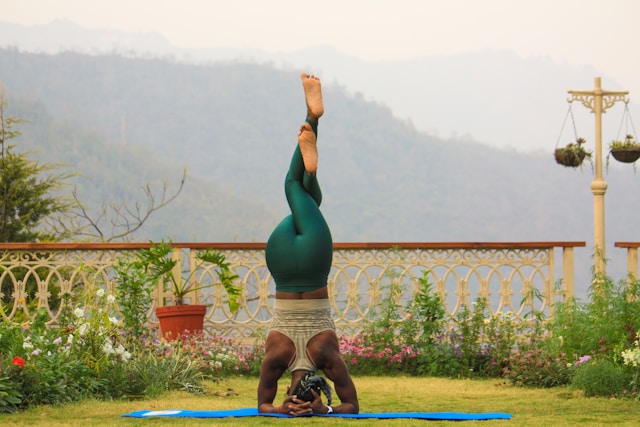 rishikesh-yogpeeth-CEGtclvmIII-unsplash